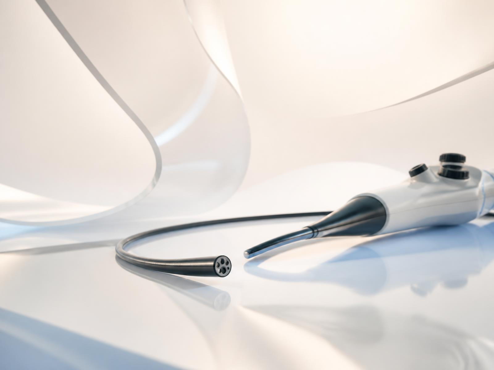 Endoscopio moderno usado en evaluación nasal y de senos paranasales